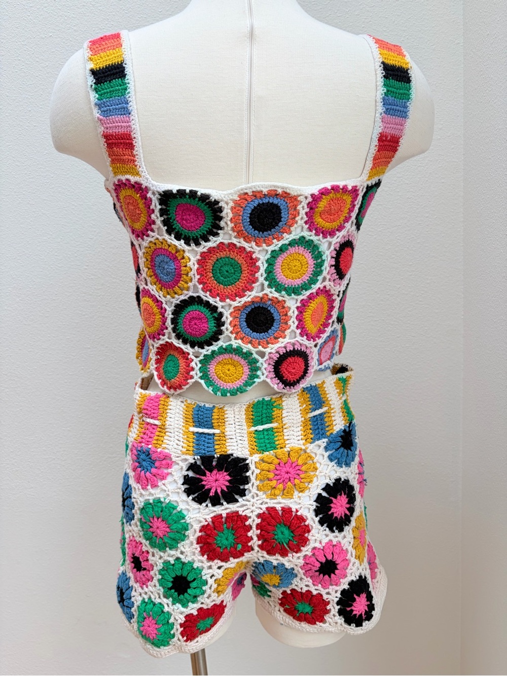 Farm Rio Crochet Matching Set Granny Square Crop Top Shorts Red Pink Size Medium - Picture 6 of 15